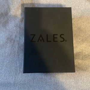 Silver neck less Zales